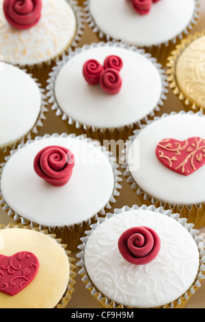 Petits gâteaux de mariage Banque D'Images