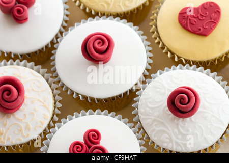 Petits gâteaux de mariage Banque D'Images