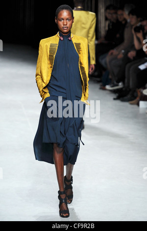 Damir Doma Paris prêt à WearSpringSummer 2012 Banque D'Images