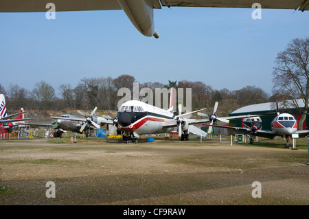 Le parc d'avions Vickers à Brooklands Museum, Surrey. Le vicomte d'avant-garde, navire marchand, VC10, et Viking, tous construits à ici Banque D'Images