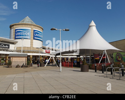 Le Lakeside Village outlet mall, Doncaster, South Yorkshire, Angleterre. Banque D'Images