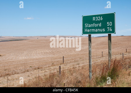 Panneau routier dans la zone agricole wheatlands près de Caledon Western Cape Afrique du Sud Banque D'Images