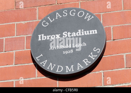 Plaque des monuments de Glasgow sur le stade Ibrox, stade du club de football des Glasgow Rangers, Edmiston Drive, Ibrox, Écosse, Royaume-Uni Banque D'Images