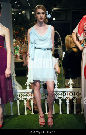 Alice et Olivia New York pour WearSpringSummer 2012 Banque D'Images