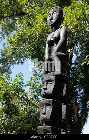 Iban longhouse traditionnelle autochtone à Bornéo, Malaisie Banque D'Images