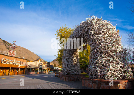 USA, United States, Amérique, Wyoming, Jackson City, Jackson Hole, l'andouiller Park, Arch, l'attraction, colorées, des wapitis, élans, célèbre, h Banque D'Images