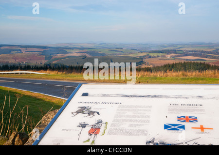 Nord depuis la frontière écossaise sur l'A68 près de Jedburgh, Ecosse Banque D'Images