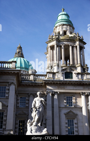 Thane le Titanic memorial sculpture dans le parc de l'hôtel de ville de Belfast en Irlande du Nord UK Banque D'Images