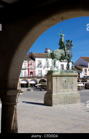 Statue de Francisco Pizarro, Plaza Mayor, Trujillo, Estrémadure, Espagne, Europe Banque D'Images