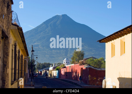 Volcan de Agua, 3765m, Antigua, Guatemala, Amérique Centrale Banque D'Images