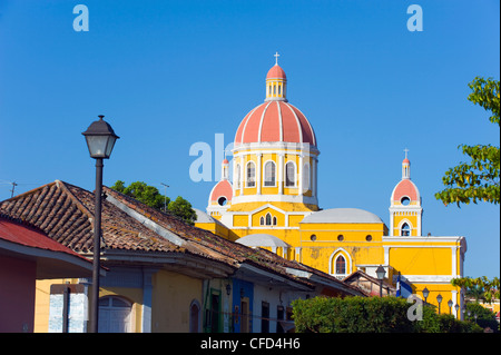 La Cathédrale de Grenade, fondée en 1583, reconstruite en 1915, Granada, Nicaragua, Amérique Centrale Banque D'Images