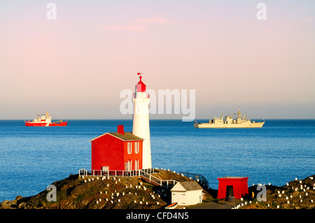 Le Sir Wilfrid Laurier Le NCSM Vancouver off Fort Banque D'Images