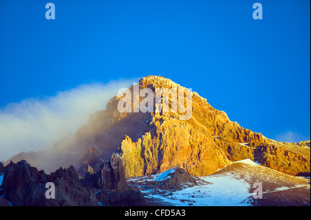 Nuage à le sommet de l'Aconcagua 6962m, plus haut sommet d'Amérique du Sud, le Parc Provincial Aconcagua,des Andes, Argentine Banque D'Images