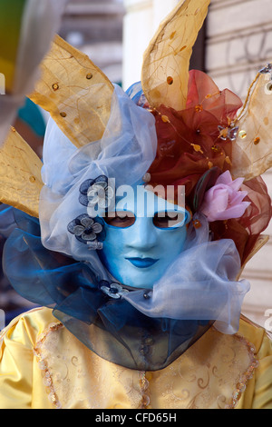 Personne habillés en costume de carnaval pour le Carnaval de Venise 2012, Place Saint Marc Venise Italie Banque D'Images