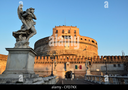 Castel Sant'Angelo et le Ponte Sant'Angelo, Rome, Latium, Italie, Europe Banque D'Images