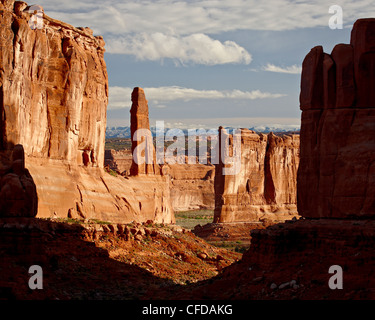 Les tours du palais et l'Avenue du Parc, Arches National Park, Utah, États-Unis d'Amérique, Banque D'Images