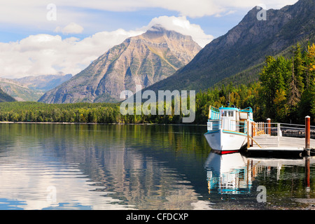 Excursion en bateau amarré sur le lac McDonald DeSmet, Glacier National Park, Montana, United States of America Banque D'Images