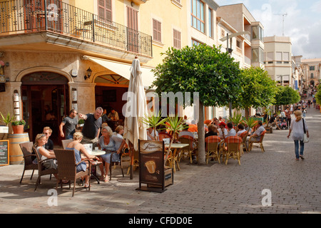 Street Cafe, Arta, ville, Majorque, Iles Baléares, Espagne, Europe Banque D'Images