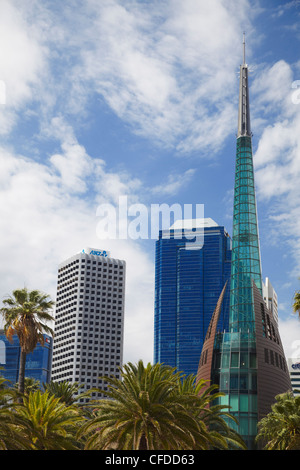 Gratte-ciel de l'horizon de la ville et Swan Bell Tower, Perth, Australie occidentale, Australie, Pacifique Banque D'Images