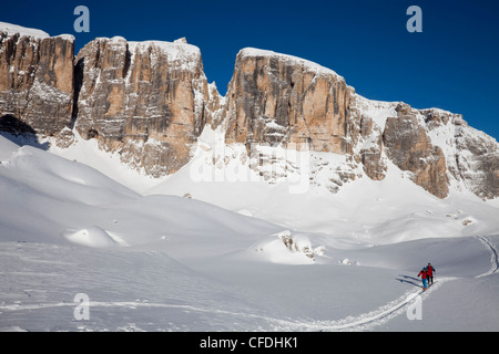 Ski dans les Dolomites, le Piz Boe, Alpes orientales, Bolzano, le Tyrol du Sud, Italie, Europe Banque D'Images