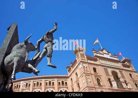 Monument de la matador Jose Cubero (El Yiyo), près de l'arène de Las Ventas, Plaza de Toros de Las Ventas, Madrid, Spain, Europe Banque D'Images