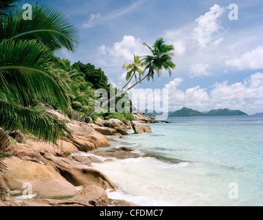 Plage d'Anse sévère au soleil, le nord-ouest de La Digue, La Digue et les Îles intérieures, République des Seychelles, océan Indien Banque D'Images