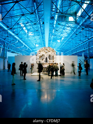 Sculpture crâne à une exposition au garage, centre de culture contemporaine, Moscou, Russie, Europe Banque D'Images