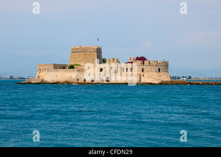 L'île de Bourtzi, Nauplie, Péloponnèse, Grèce, Europe Banque D'Images