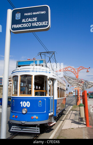 Paseo Maritimo, tramway de la ville de La Corogne, Galice, Espagne, Europe Banque D'Images