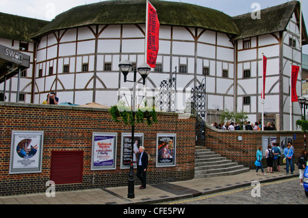 Une reconstruction moderne de la planète, nommée 'Shakespeare's Globe', ouvert en 1997 à environ 750 mètres de l'ancien site,Londres Banque D'Images