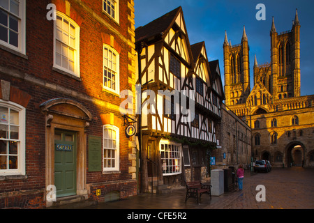 Lincoln, Lincolnshire, Angleterre. La zone historique de Bailgate et Cathédrale de Lincoln, au Royaume-Uni Ville de Lincoln. Banque D'Images