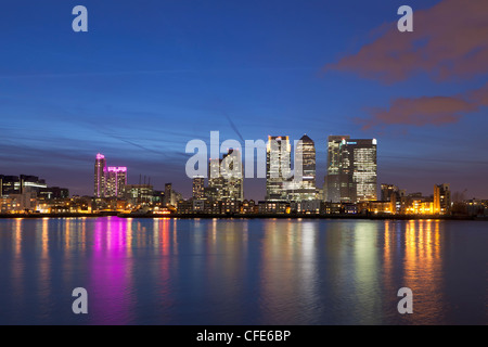 Le quartier financier de Canary Wharf vue sur la Tamise, Londres, UK Banque D'Images