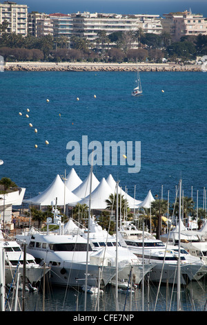 Avis de voiliers de plaisance à Cannes France Banque D'Images