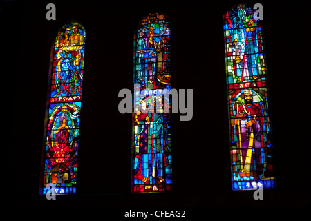 Debre Libanos. Monastère. Église orthodoxe. L'Éthiopie. Vitraux de l'intérieur représentant différents saints. Banque D'Images