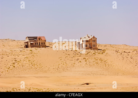 Des maisons abandonnées de la ville fantôme de Kolmanskop minière près de Lüderitz, Namibie Banque D'Images