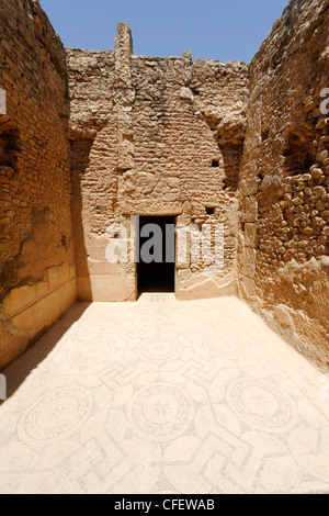 Bulla Regia. La Tunisie. Avis de sous-sol pavé mosaïque de la villa romaine connue sous le nom de la maison d'Amphitrite. Le point culminant de Banque D'Images