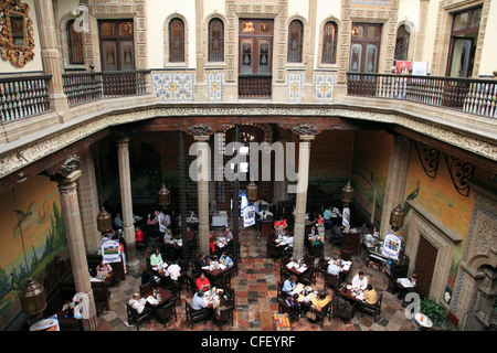 Restaurant, SanbornÔøΩs department store, la Casa de los Azulejos (Maison de commerce), à l'origine un palace, Mexico, Mexique Banque D'Images