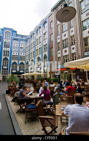 Le Hackescher Markt (marché) et l'Hacke les célèbres Hackesche Hofe cour, Berlin, Germany, Europe Banque D'Images