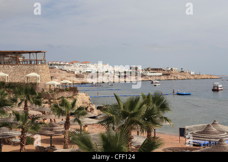 La zone de la plage au Savoy Resort à White Knight Beach, Charm el-Cheikh, Égypte, Afrique du Nord, Afrique Banque D'Images