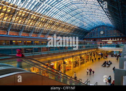 St Pancras Station, London, Angleterre, Royaume-Uni, Europe Banque D'Images