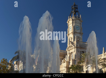 Fontaine en face de la Mairie, Place de l'Ajuntament, Valencia, Espagne, Europe Banque D'Images