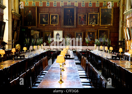 Grande salle (salle à manger) au Christ Church College, Oxford University, Oxford, Oxfordshire, Angleterre, Royaume-Uni, Europe Banque D'Images