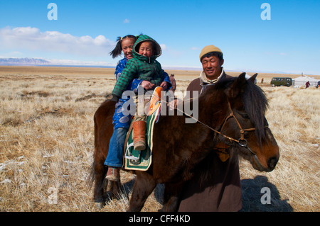 Mongolie nomade en hiver, province de Khovd, Mongolie, Asie centrale, Asie Banque D'Images