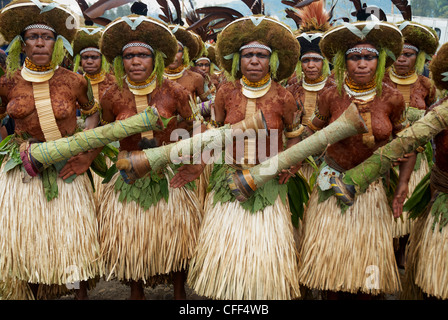 Sing Sing de Mount Hagen, un spectacle culturel avec des groupes ethniques, le mont Hagen, hautes terres de l'Ouest, la Papouasie-Nouvelle-Guinée, du Pacifique Banque D'Images