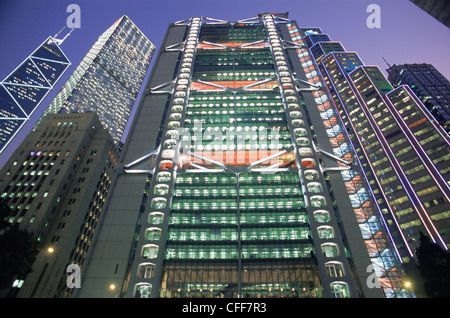 La Chine, Hong Kong, Central, Vision de nuit de HSBC Building Banque D'Images