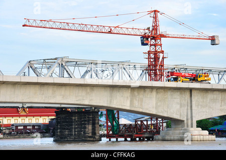 Construction d'une plate-forme ferroviaire de trains de banlieue en Thaïlande. Banque D'Images