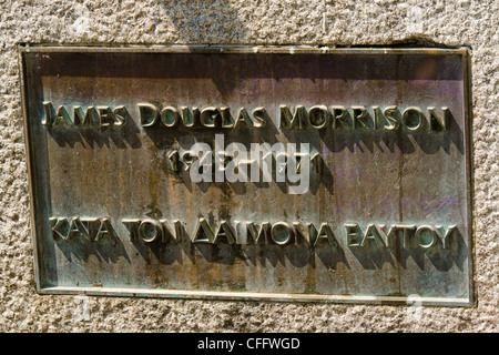 La tombe de Jim Morrison (groupe de rock américain les portes) au cimetière du Père Lachaise, Paris, France Banque D'Images