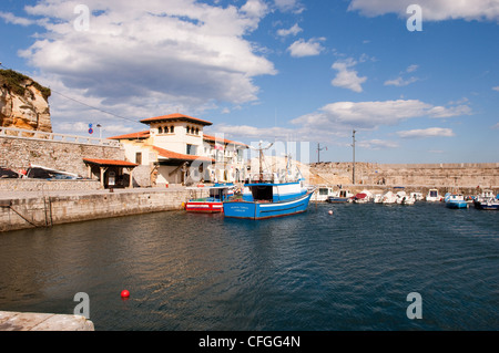 L'Espagne, le port de Comillas, Cantabrie Banque D'Images