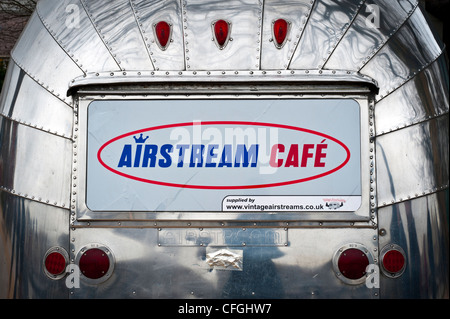 Airstream cafe signe sur l'arrière du café à la mobile Southbank London UK Banque D'Images