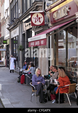 Pret A Manger cafe Wardour Street London Soho Banque D'Images